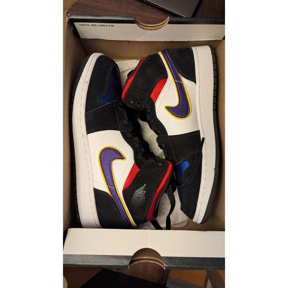 5.5Y Air Jordan 1 Mid SE 'Rivals' - Picture 2 of 3